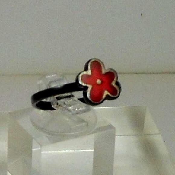 Fun Vibrant Red Flower Ring in Oxidized Sterling Silver - Size 8 - Enamel Resin - Picture 1 of 9